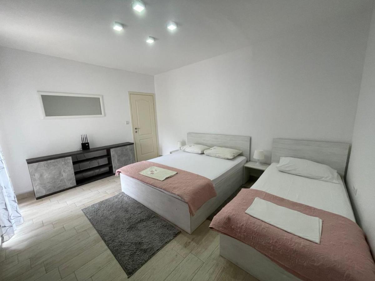 Apartments Pean Tivat Buitenkant foto