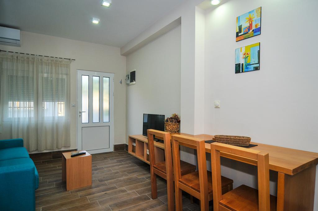 Apartments Pean Tivat Buitenkant foto