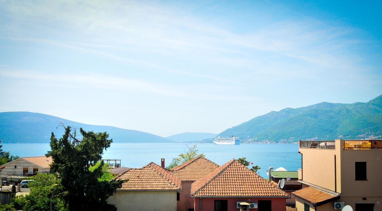 Apartments Pean Tivat Buitenkant foto