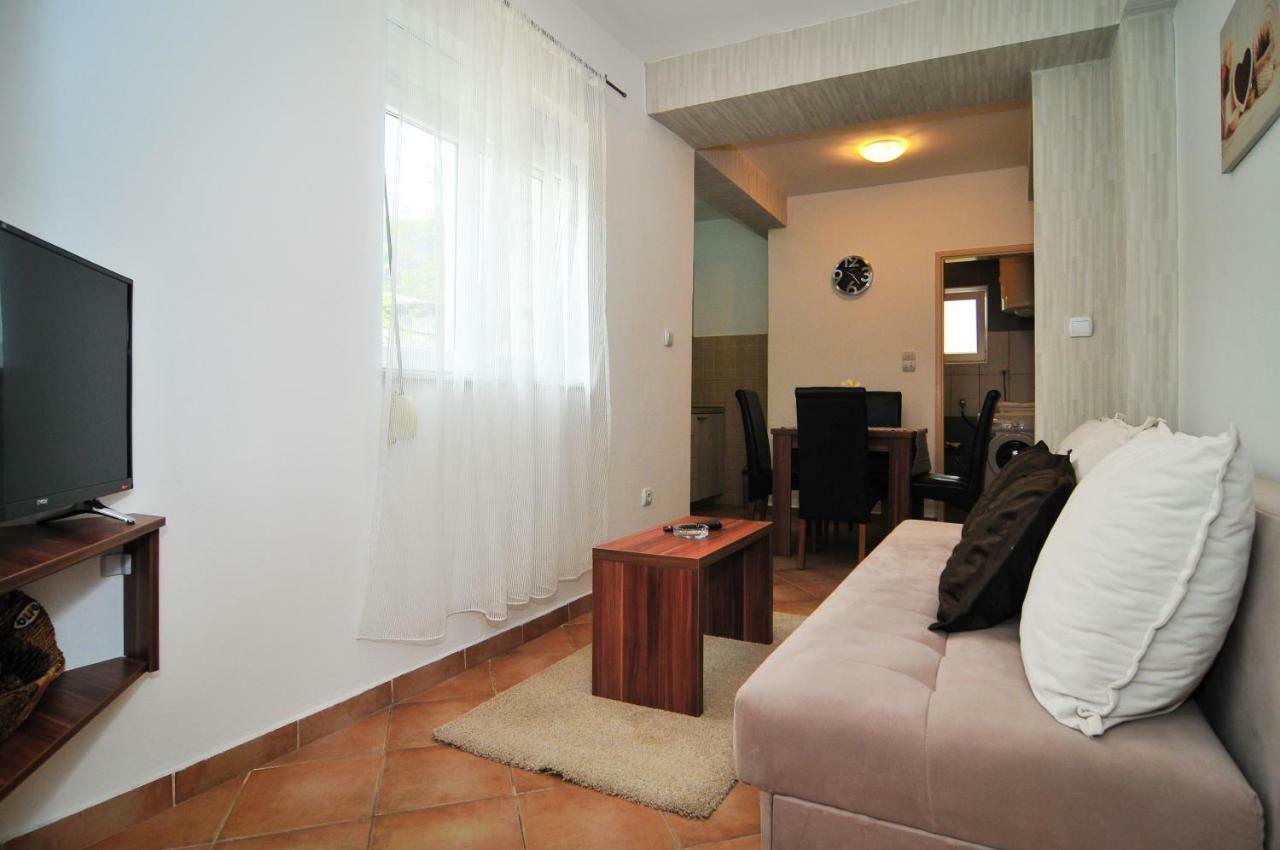 Apartments Pean Tivat Buitenkant foto