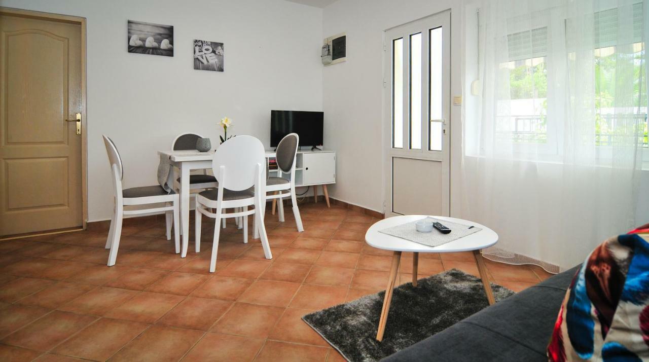 Apartments Pean Tivat Buitenkant foto